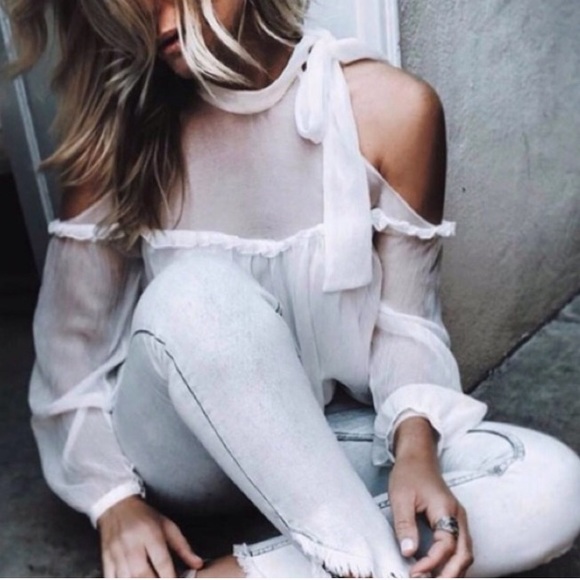 Tops - ❤️5 🌟RATED ❤️ ❤️❤️ High Neck Blouse Tie Neck